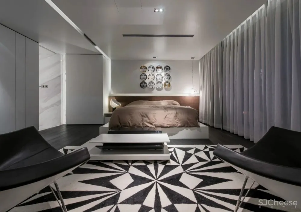 孙建亚作品虹梅21，一气呵成的极简主义美学