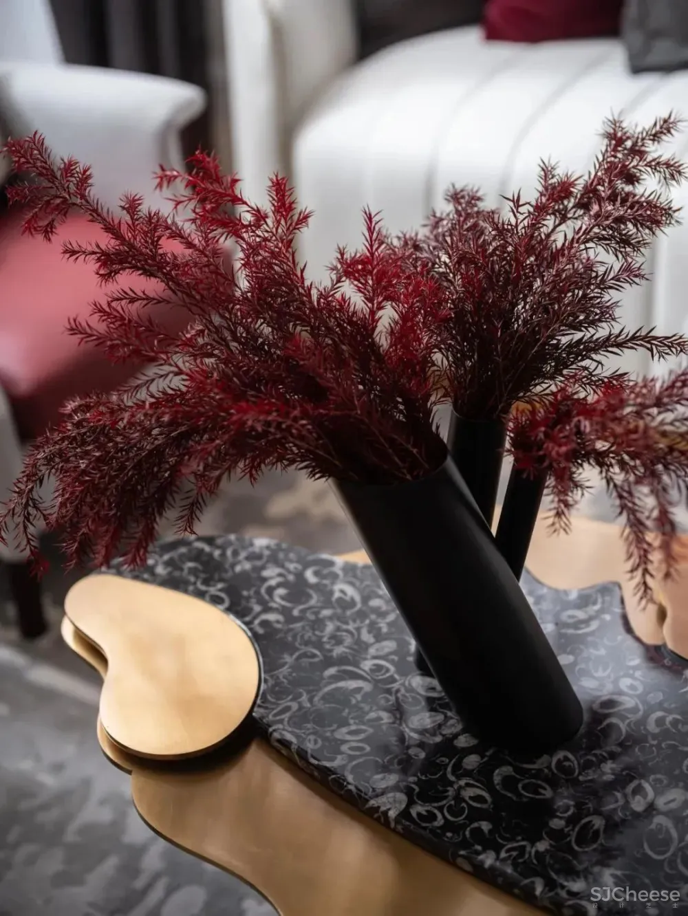 冷元宝新作 惊艳中国红,时尚新古典