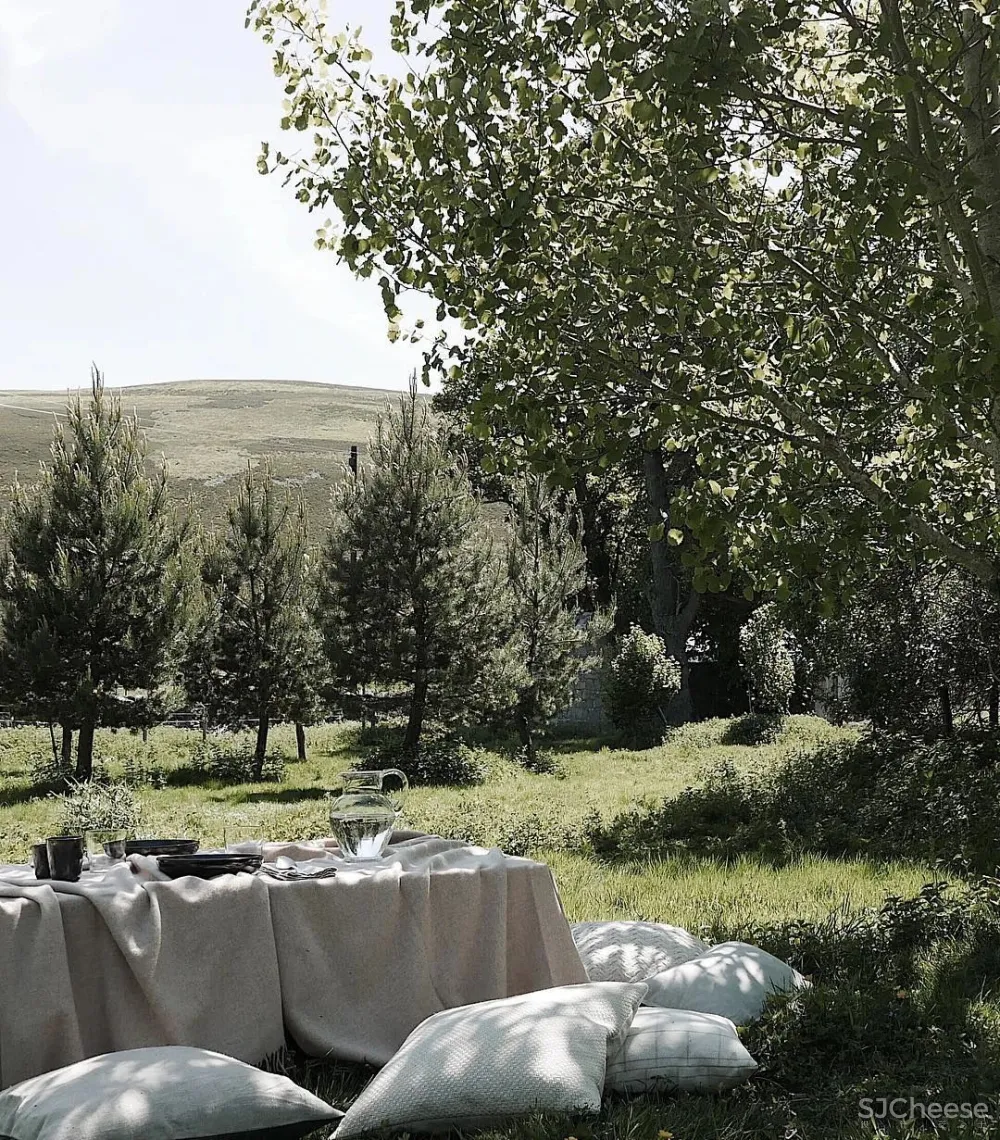 维多利亚女王的狩猎小屋,被Axel Vervoordt 徒弟改造成侘寂酒店