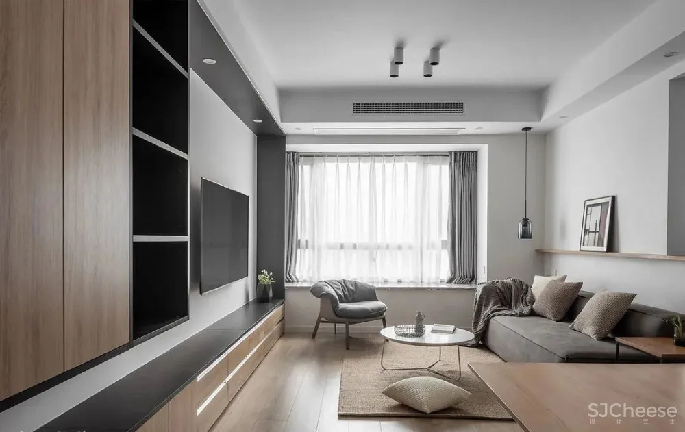 只有90平米的小套三，他家却能拥有9米长的电视墙