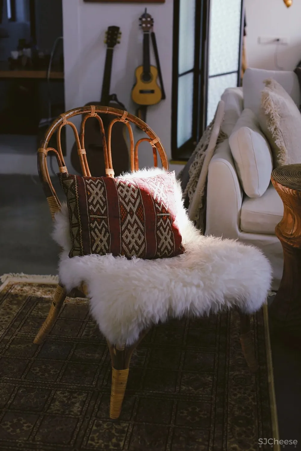 麻辣烫店倒闭,文艺青年用自己160m²的家逆袭,自由流浪的感觉太好了!