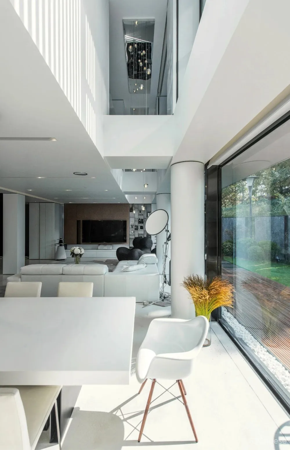 孙建亚作品虹梅21，一气呵成的极简主义美学