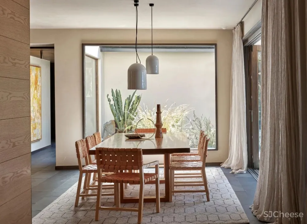 好色，理所当设