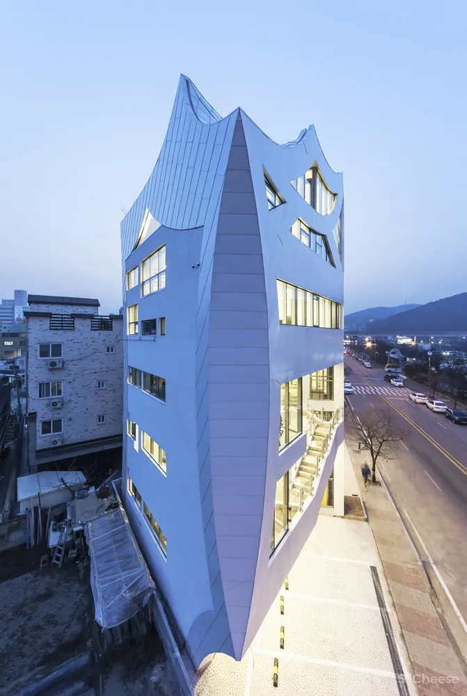 这是什么神仙设计! 韩国建筑师把联排别墅玩出花 不卖房子, 卖文化