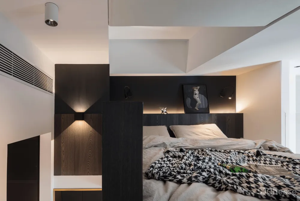 33㎡,3.5m高,3m宽,竟然变身双层豪宅?70后商务男的家,深色的大气!