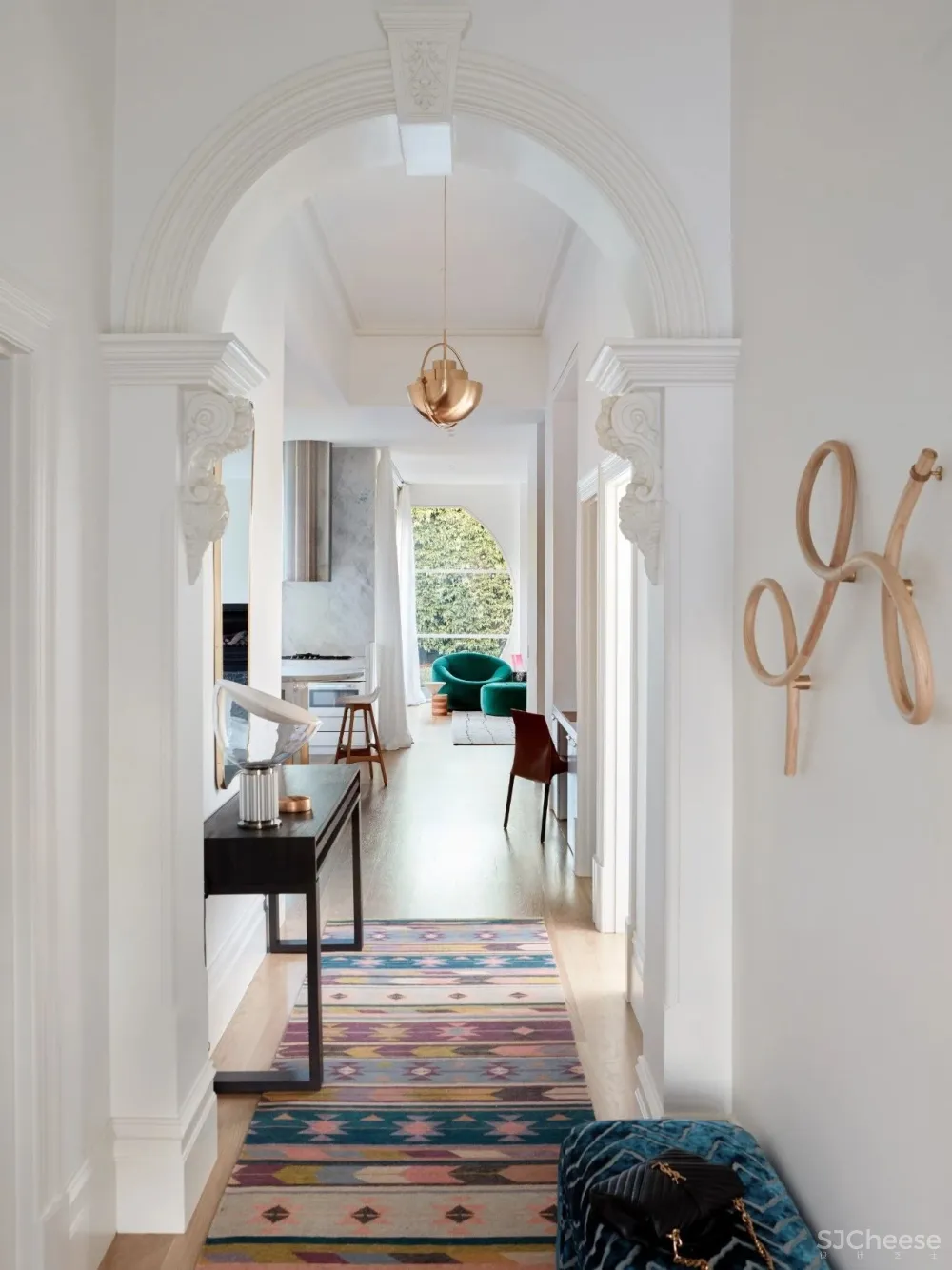 好色，理所当设