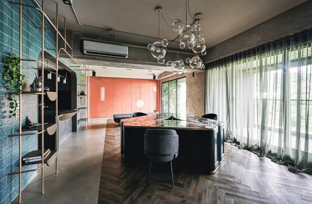 餐厅秒变大沙发,132㎡ 使用空间多一倍