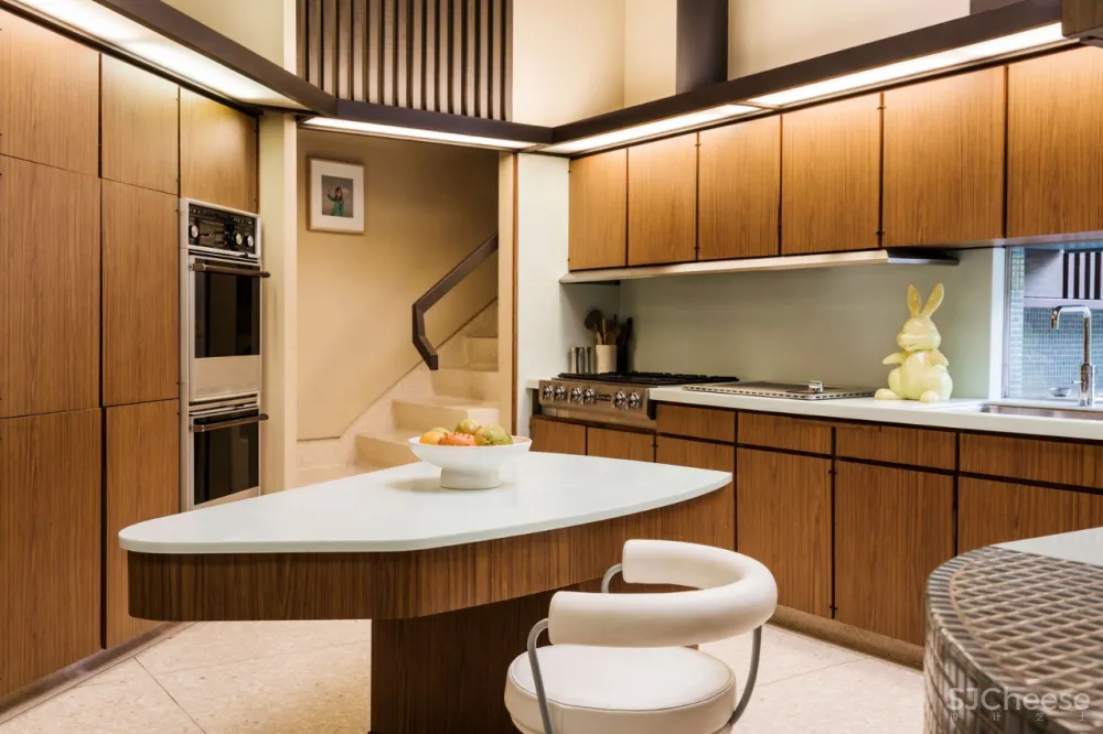 走進女演員Robin Tunney 世紀中葉的綠洲之家