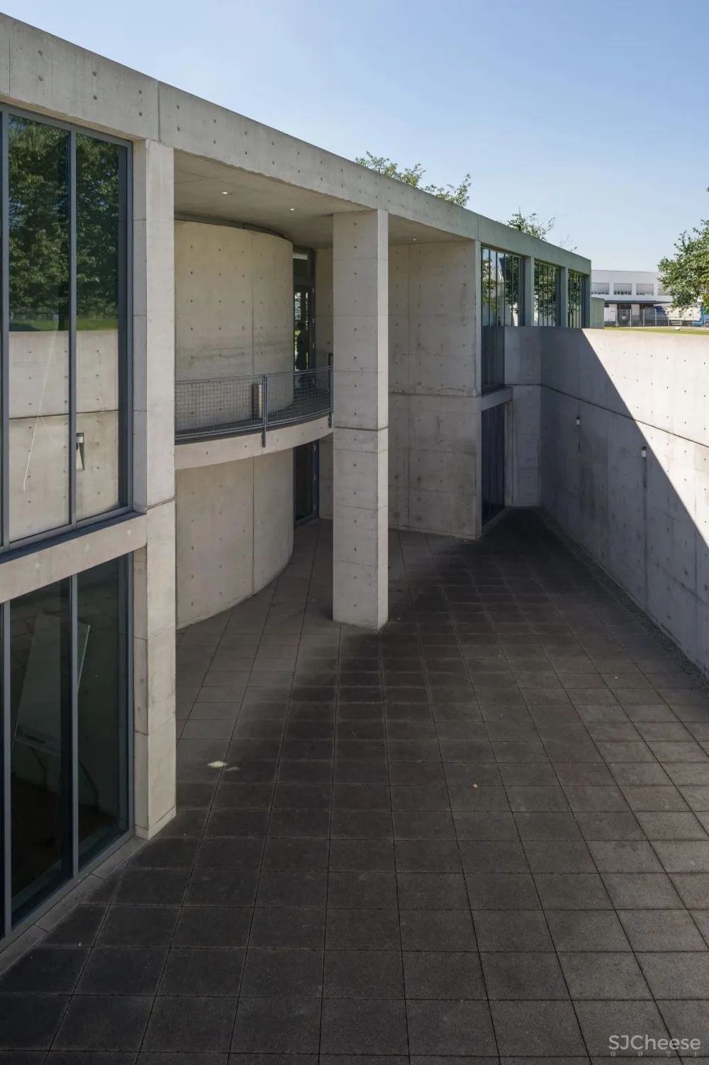 安藤忠雄丨清水混凝土诗人