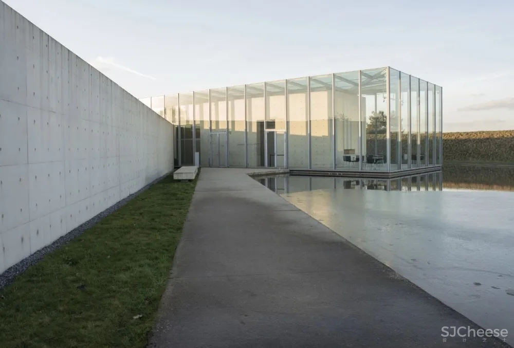 安藤忠雄丨清水混凝土诗人