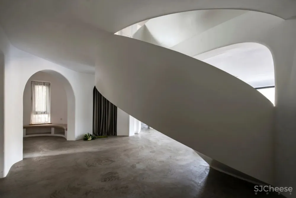 一座没有直线的居所