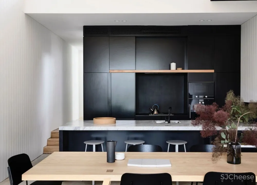 简约现代住宅，用木材打造出温暖舒适的家！