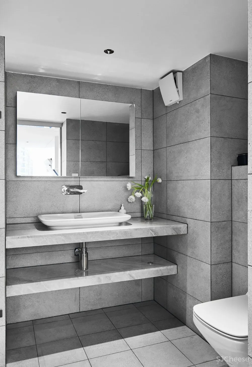 58㎡小家的L型玻璃幕墙,让小房也能拥有180°豪华夜景