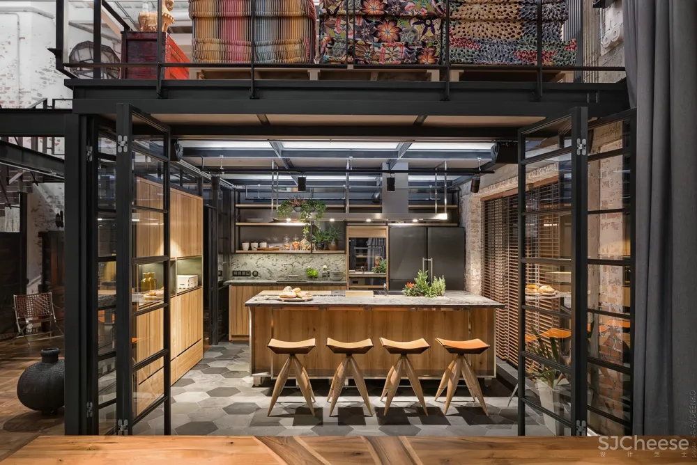 极具色彩感的工业居所!