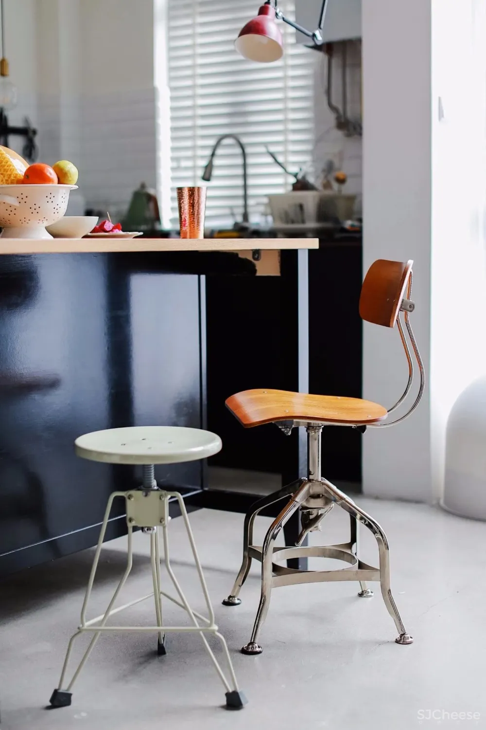 麻辣烫店倒闭,文艺青年用自己160m²的家逆袭,自由流浪的感觉太好了!