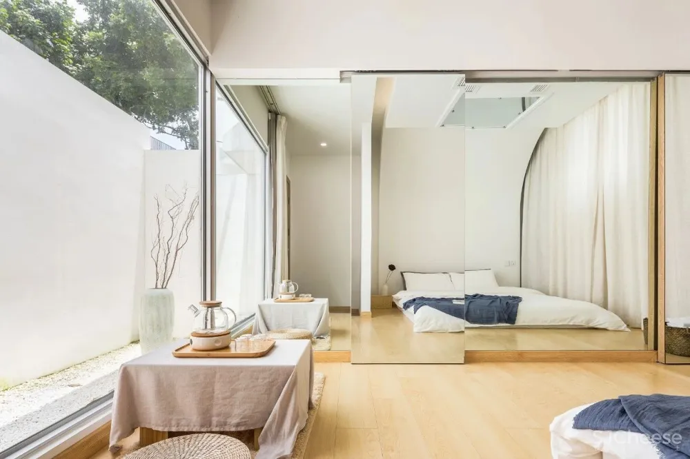 火到央视的极致毛坯房改造：家里什么都用白的，整个房子在发光