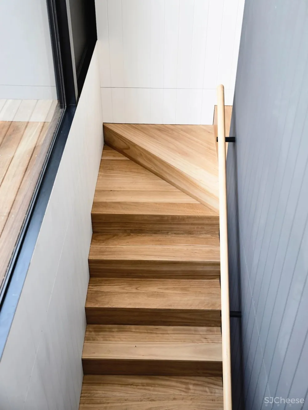 简约现代住宅，用木材打造出温暖舒适的家！