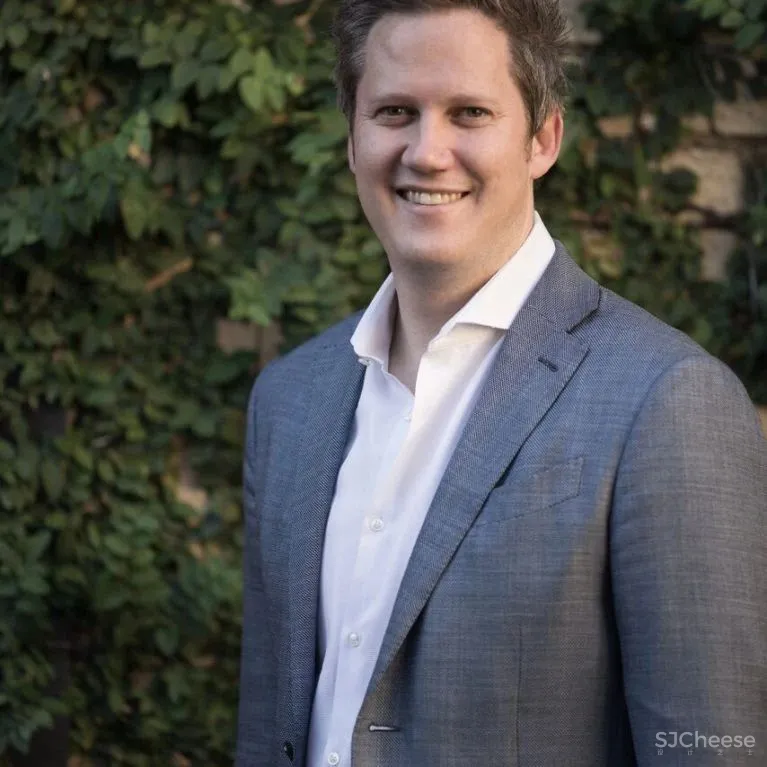 怎样的偏执狂，才能设计出如此诗意的极简奢宅