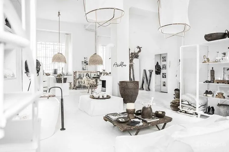 网红民宿设计参考:用夢幻白打造出来的空間。