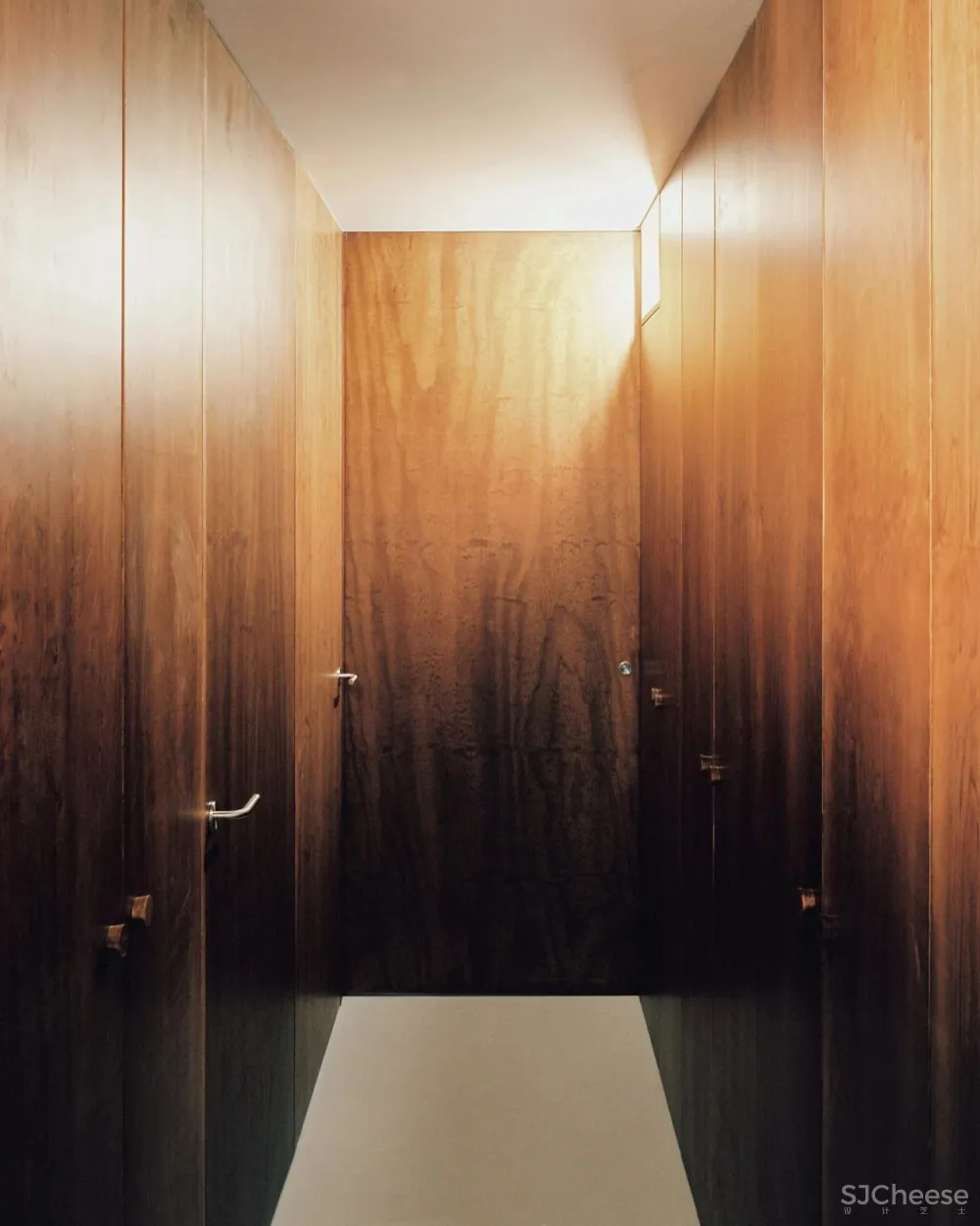 Arriba|設計的高陡海岸