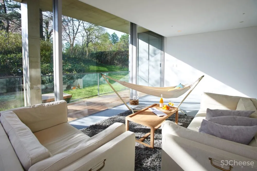 安藤忠雄雪藏17年的神秘作品被改造成酒店,供客人裸泳