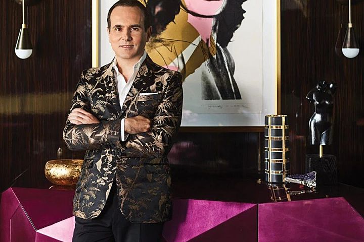 乡村别墅的大胆都市风，堪称黄铜设计典范