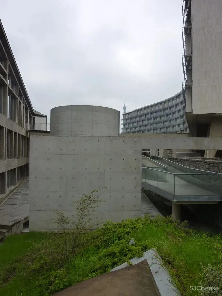 安藤忠雄丨清水混凝土诗人