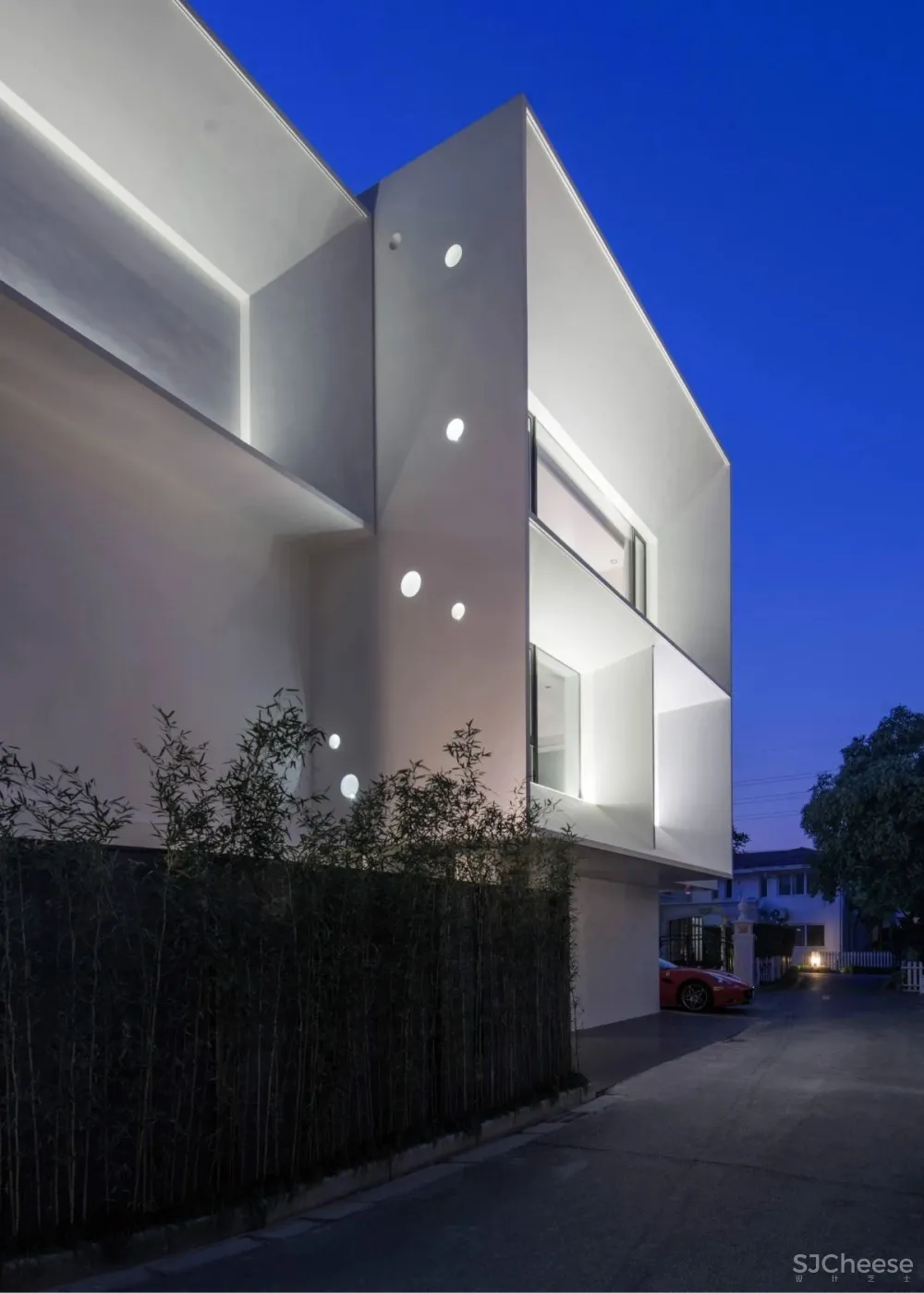 孙建亚作品虹梅21，一气呵成的极简主义美学