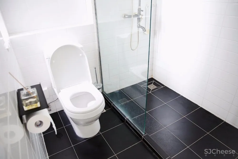 麻辣烫店倒闭,文艺青年用自己160m²的家逆袭,自由流浪的感觉太好了!