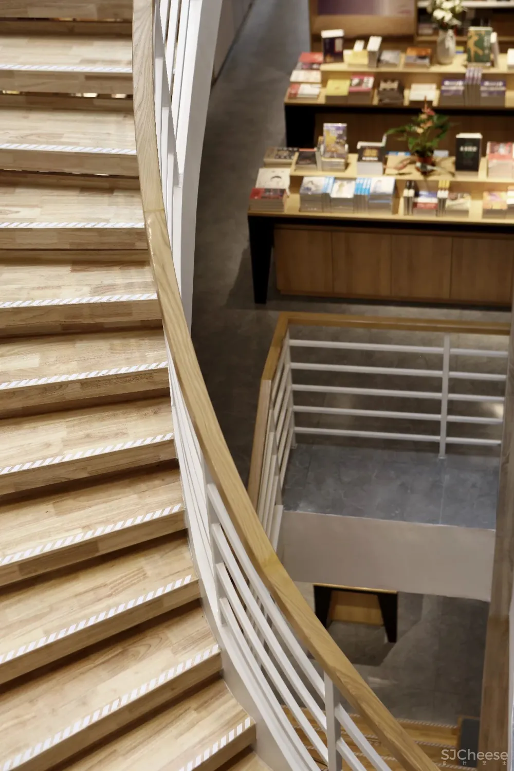 叶智杰设计：714㎡文学之旅，隐没在闹市水泥丛林中