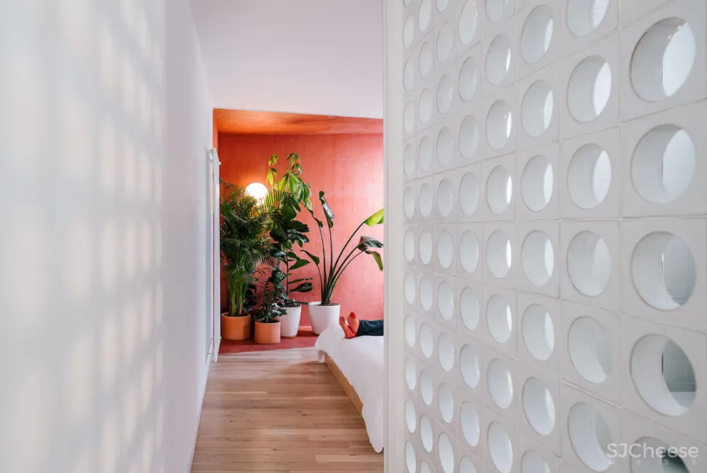 21米过道连接室内5个场景,这样轻松又“暴力”的美学你会爱吗?