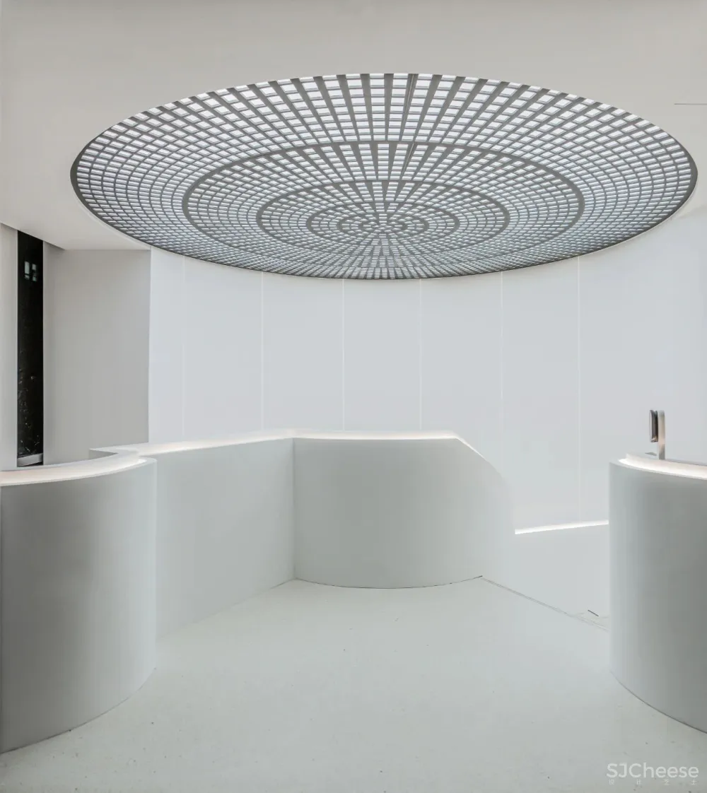 打破传统设计,开启超凡未来感的视觉享受!