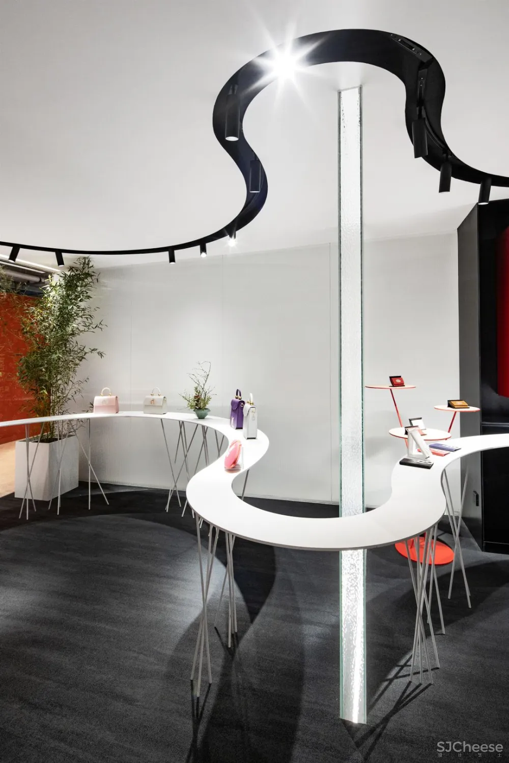 100㎡之喜.皮革艺术形象店 AFFD设计事务所