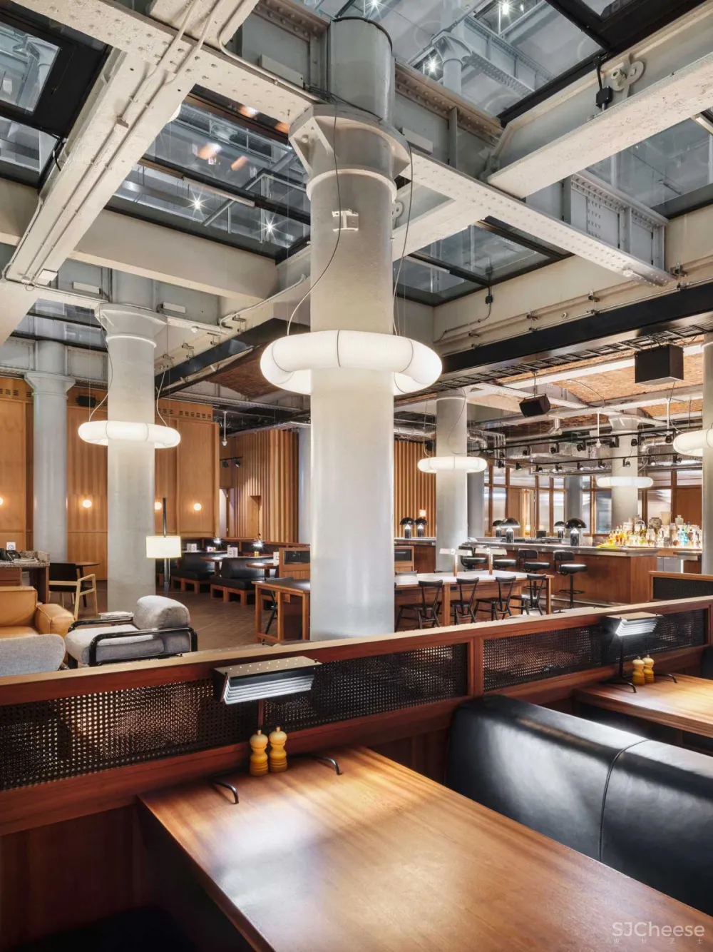 Love Is Enough | Manchester Restaurant , 充满活力的餐饮空间