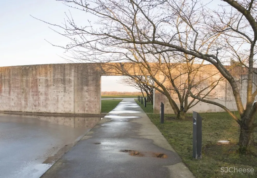 安藤忠雄丨清水混凝土诗人