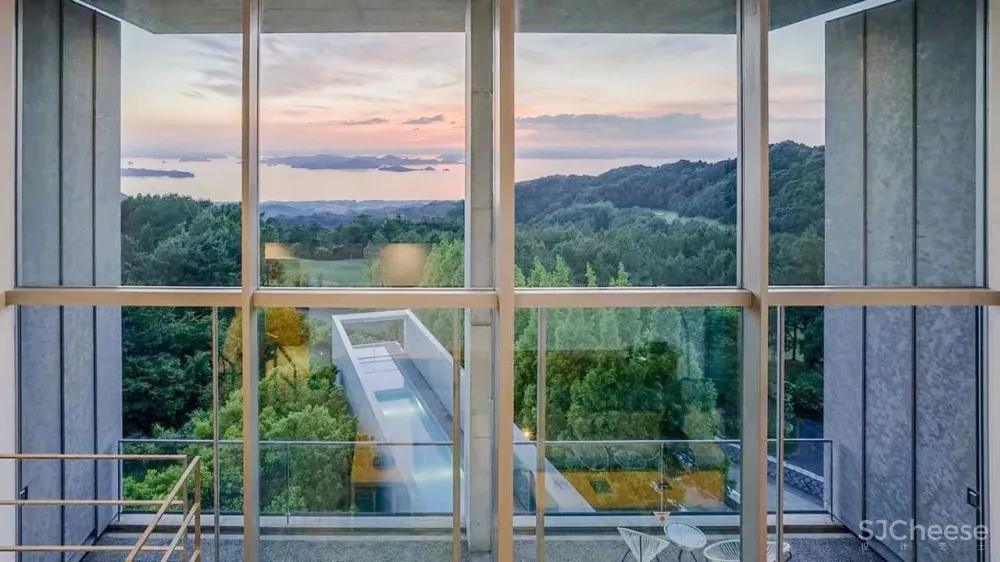 安藤忠雄雪藏17年的神秘作品被改造成酒店,供客人裸泳