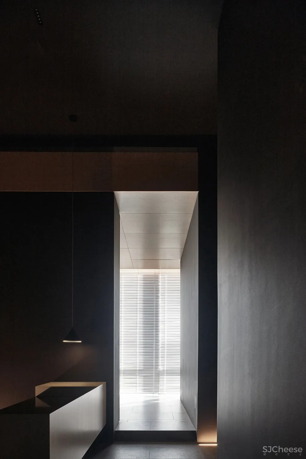 大成设计丨静谧、冷峻的黑白灰,诉说感官