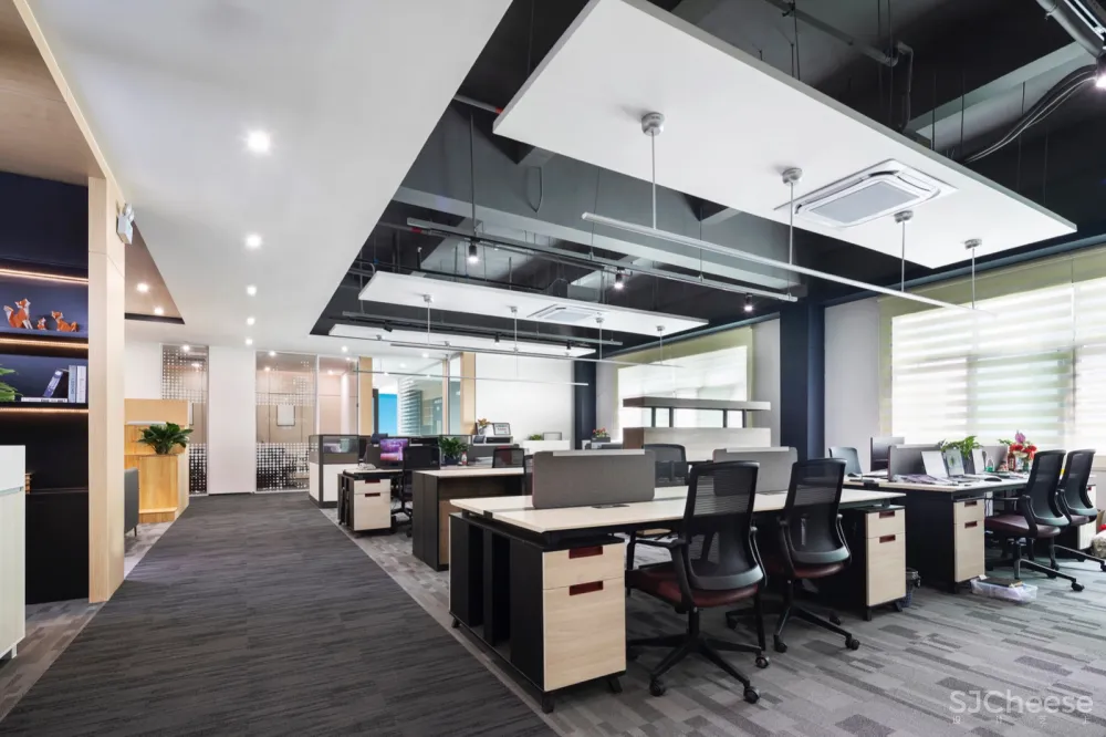 厂区办公空间中的“混天绫”