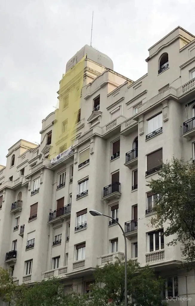 冲凉时俯瞰城市美景？这个穹顶之下的住宅有点狂野