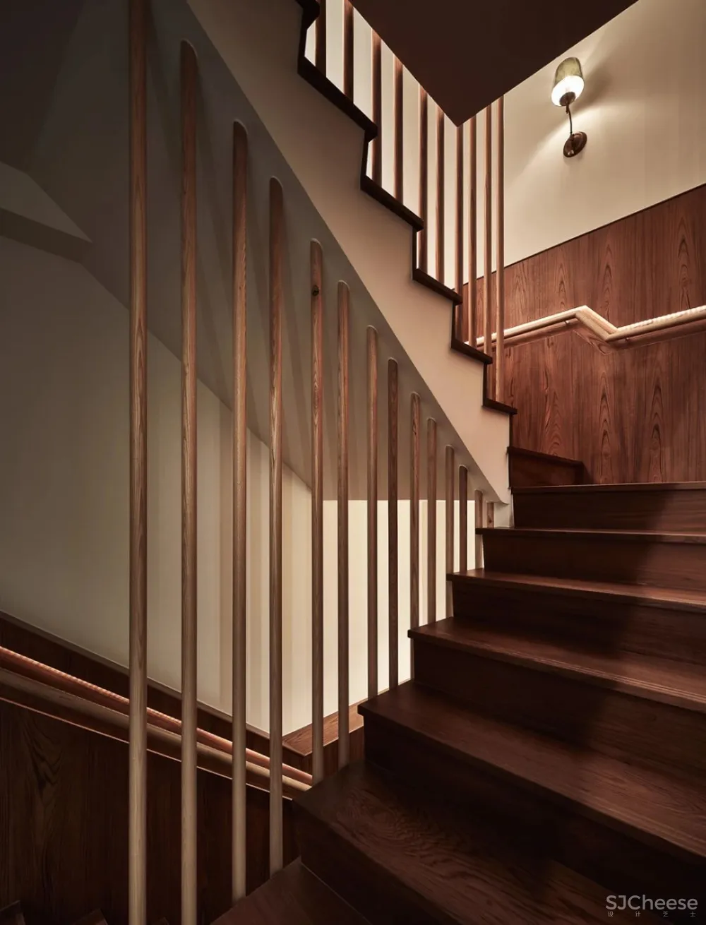 还在用传统方式铺地板?看「人字拼」怎样演绎质朴自然风