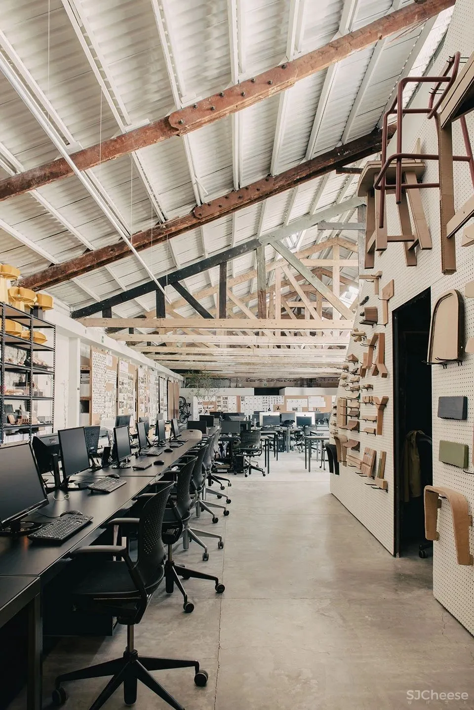 平铺直叙的工业美学 Esrawe Studio新办公室 Esrawe Studio