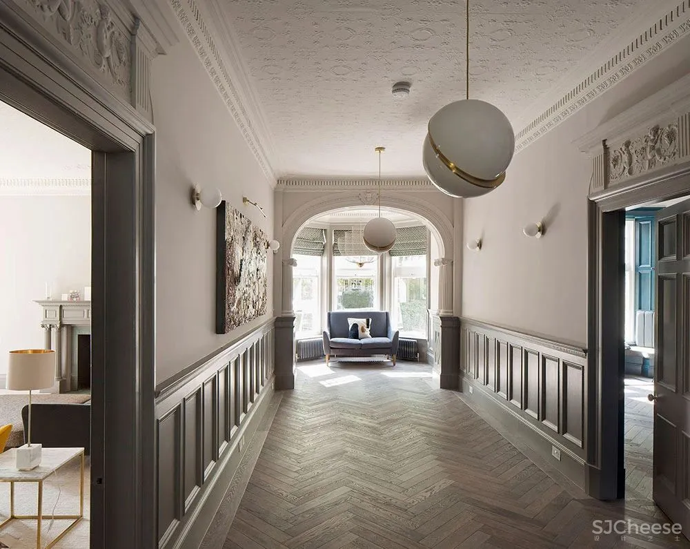 别墅旁边的这座玻璃亭子才是“画龙点睛”