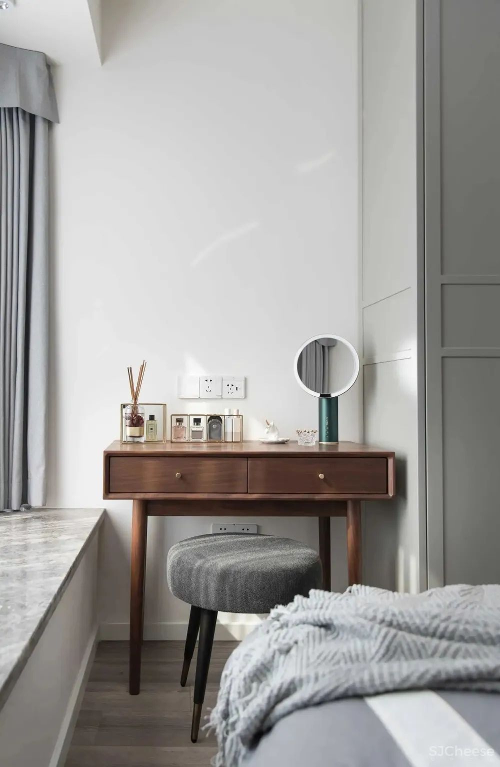 其实女人的要求并不高，只需要这样一个温馨的家就够了。