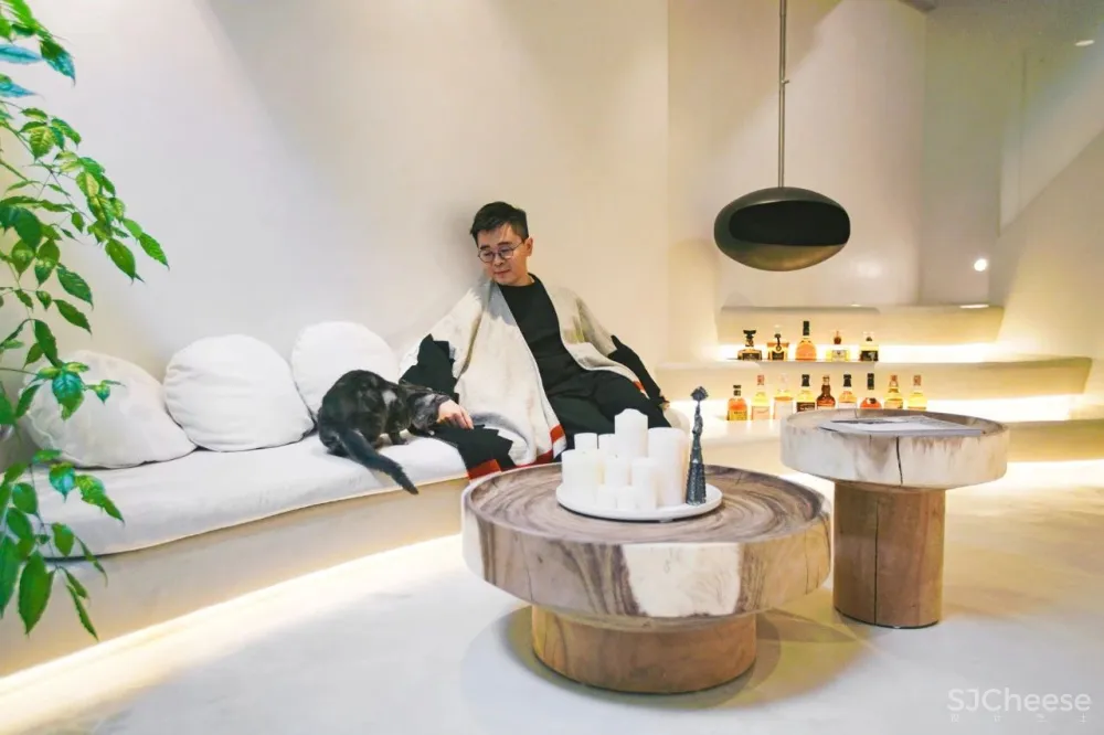 给明星装了多套房子后,他买下3层别墅,为自己打造出终极豪宅