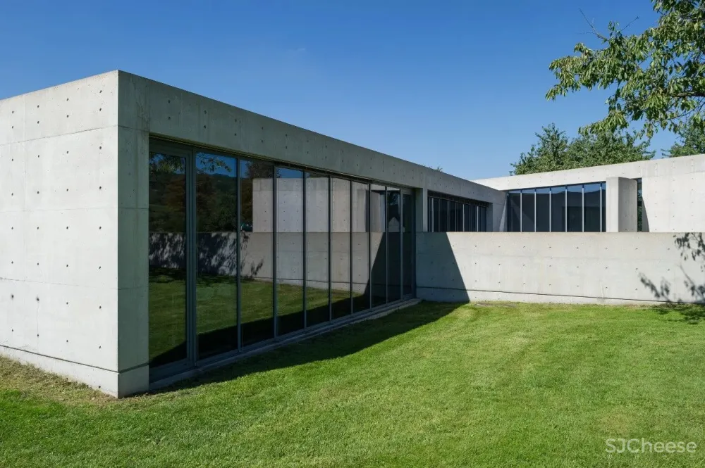 安藤忠雄丨清水混凝土诗人