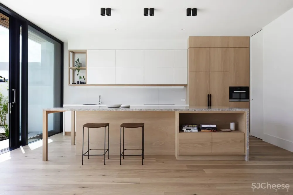 Fiona Austin 新作 历史与当代 传承中复兴