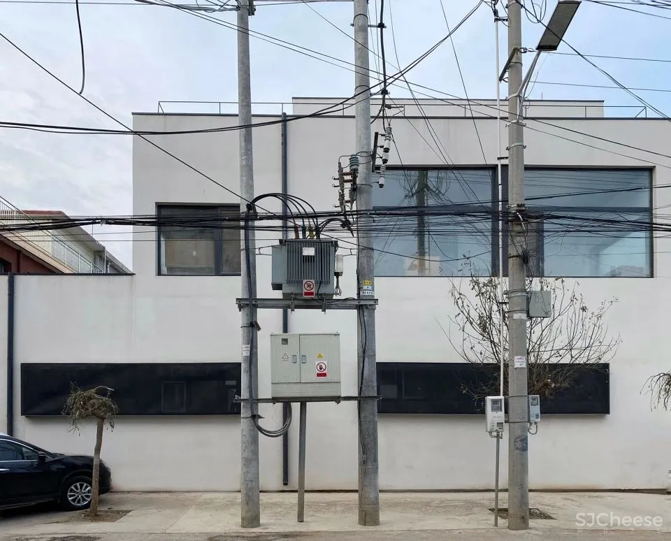 新作 联排住宅的创意改造 缝中之家,北京 察社办公室