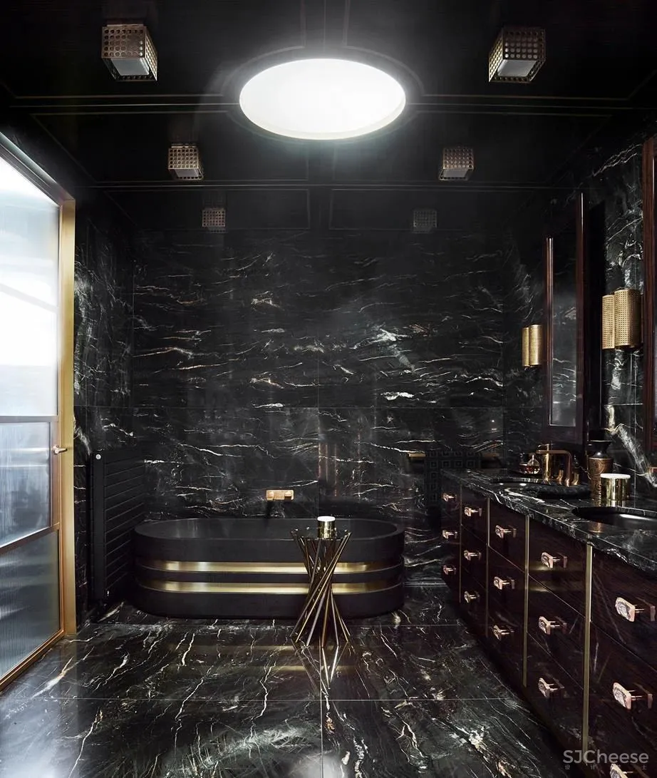 乡村别墅的大胆都市风，堪称黄铜设计典范