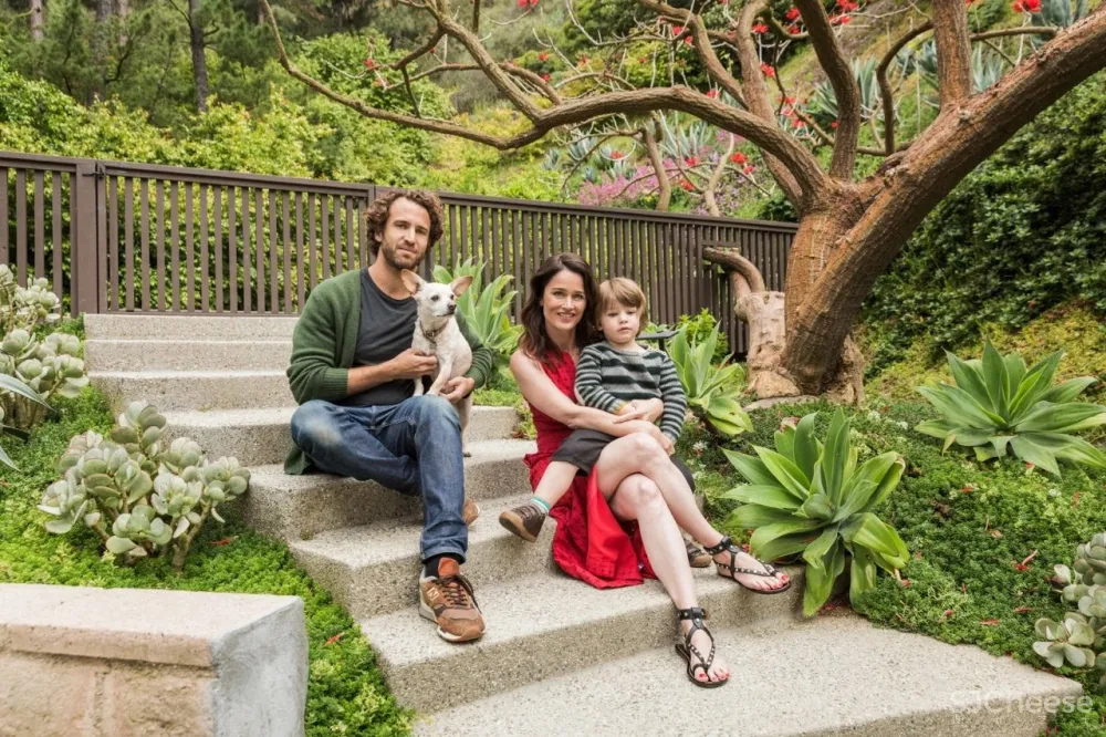 走進女演員Robin Tunney 世紀中葉的綠洲之家