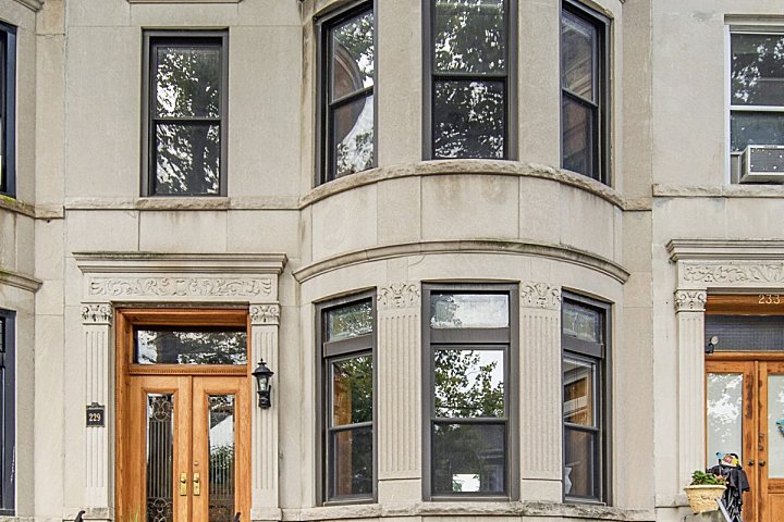 Brownstone Voyer | Victorian Style Townhouse , 现代华丽的古典元素